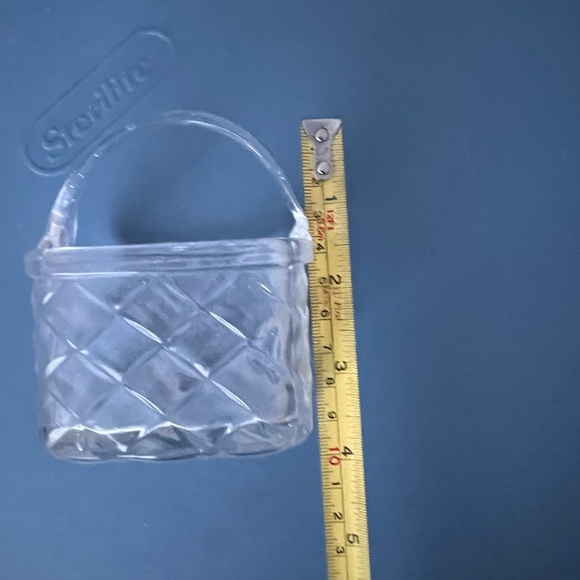 VINTAGE GLASS BASKET WEAVE BASKET WITH HANDLE - Picture 4 of 8